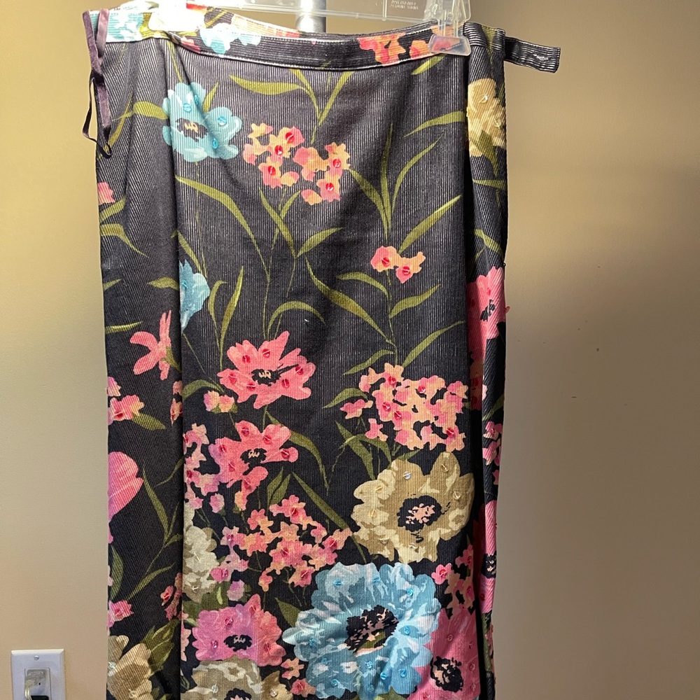 Used Anne Klein 6P sequins corded a line skirt